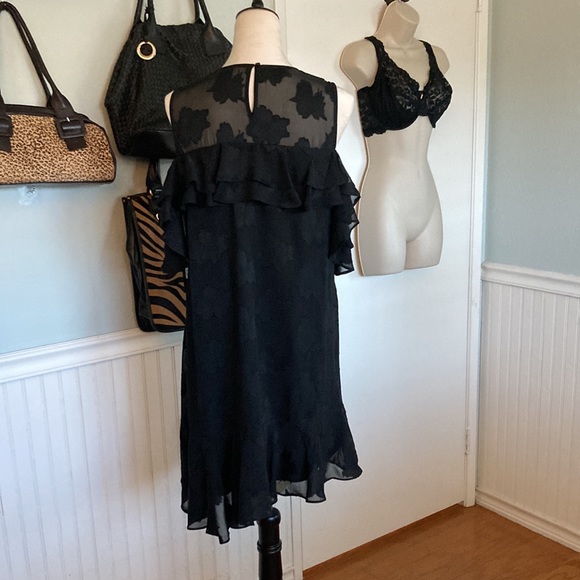 BNWT GORGEOUS BLACK DRESS - Picture 8 of 11